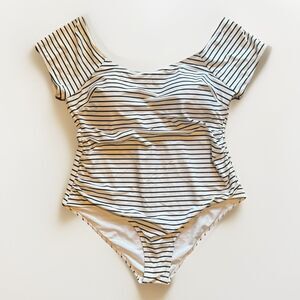 Meet Curve Black White Stripe One Piece Swimsuit Cap Sleeve Womens Plus Size 2XL